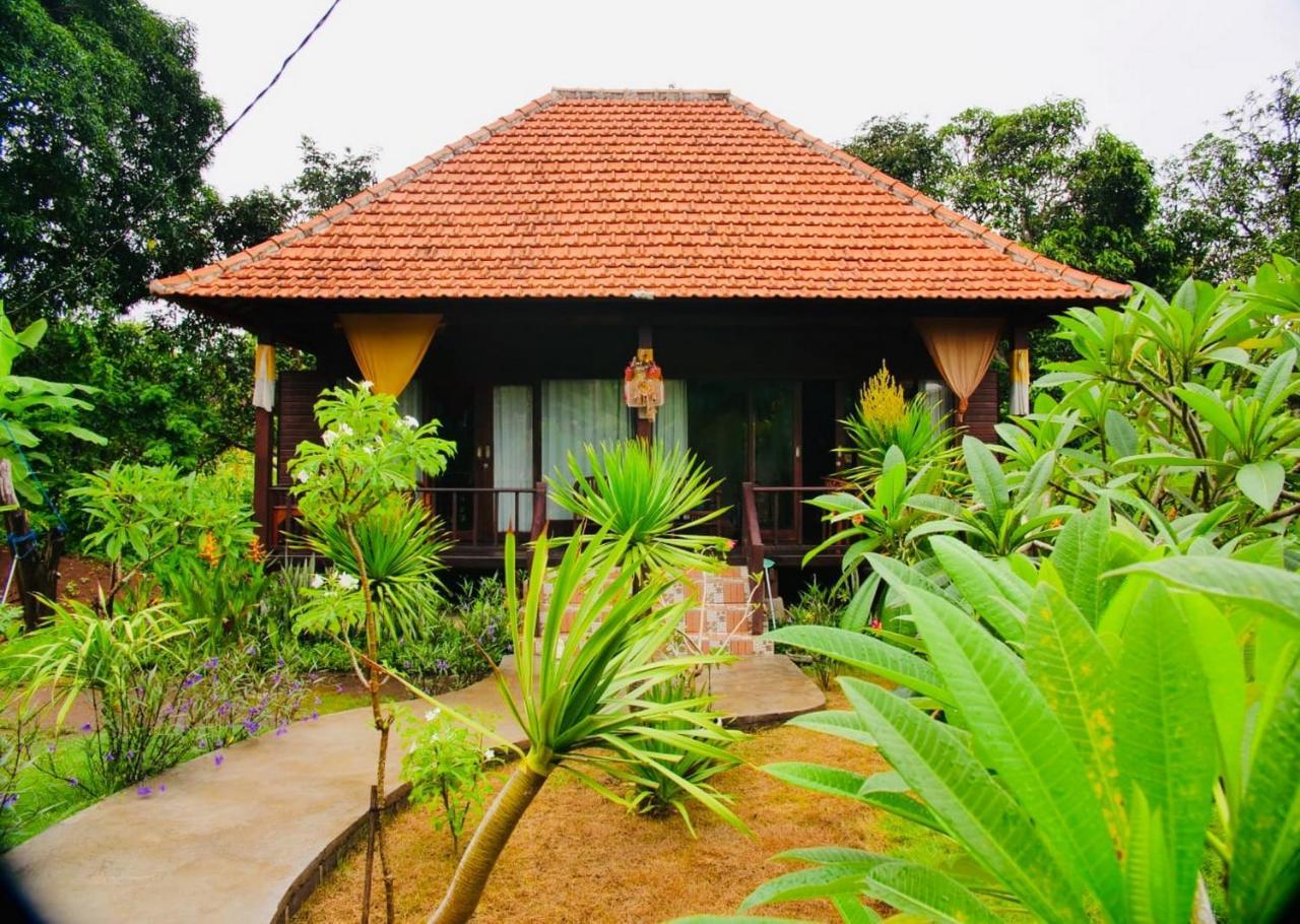 Titi Hostel Lembongan Eksteriør billede